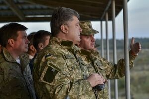 Порошенко заверил, что Украина не будет "сдвигать" границы