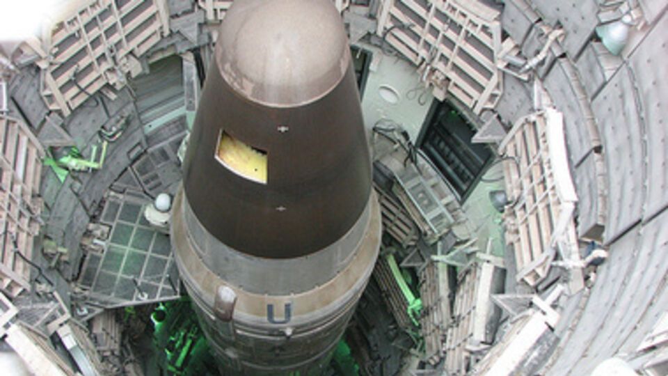 Количество украинцев, желающих восстановления ядерного статуса, выросло