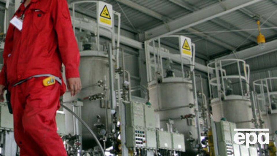 Цены на нефть ускорили падение