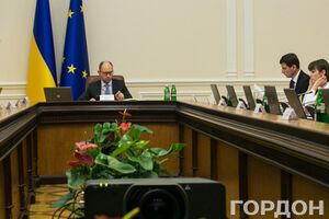 Арсений Яценюк анонсировал выделение средств на обустройство границы с РФ