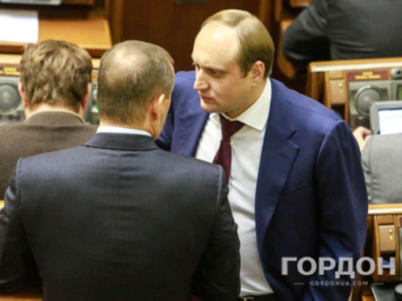 Артем Пшонка является действующим народным депутатом Украины