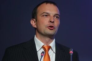 Соболев считает, что борьбу с коррупцией надо начинать с себя