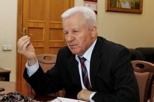 Мороз считает, что сначала надо менять Конституцию