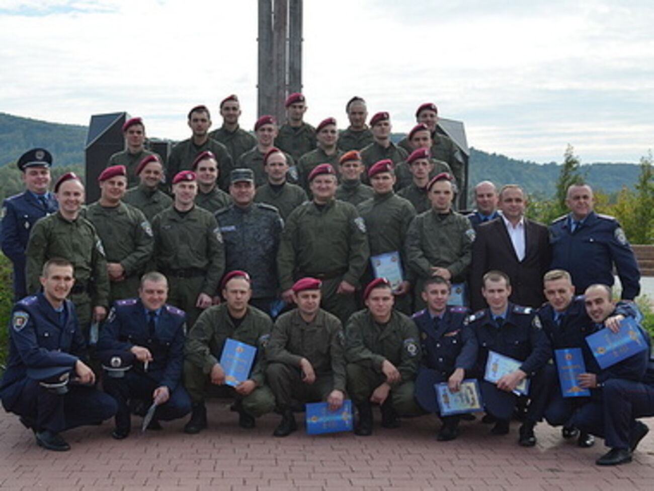 Каждому бойцу вручили материальную помощь