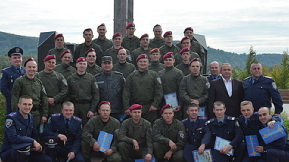 Каждому бойцу вручили материальную помощь