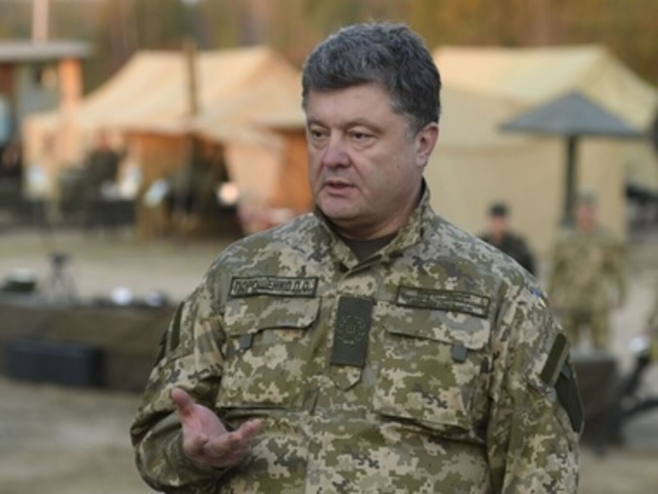 Порошенко отметил необходимость объективного расследования фактов дезертирства среди военнослужащих