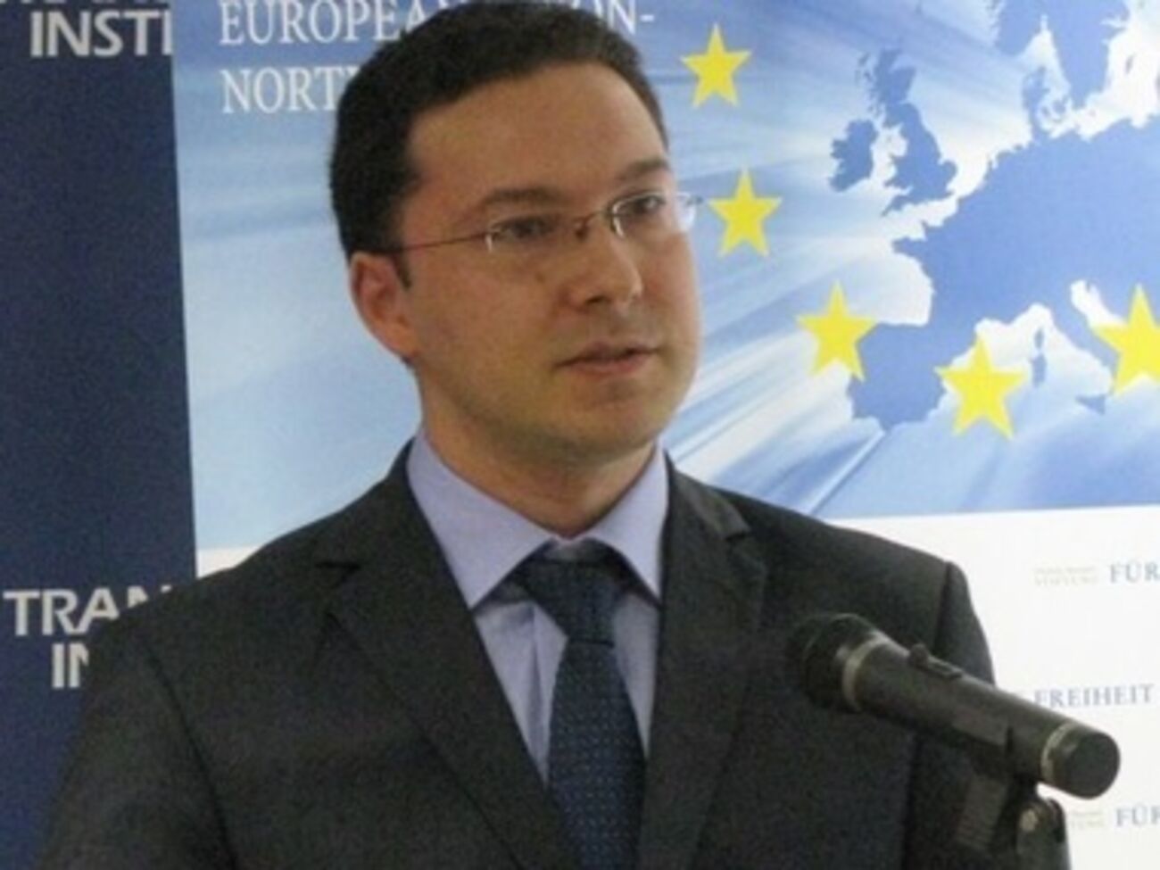 Митов: Болгария является членом ЕС и НАТО и не обязана объяснять свои суверенные решения третьим странам