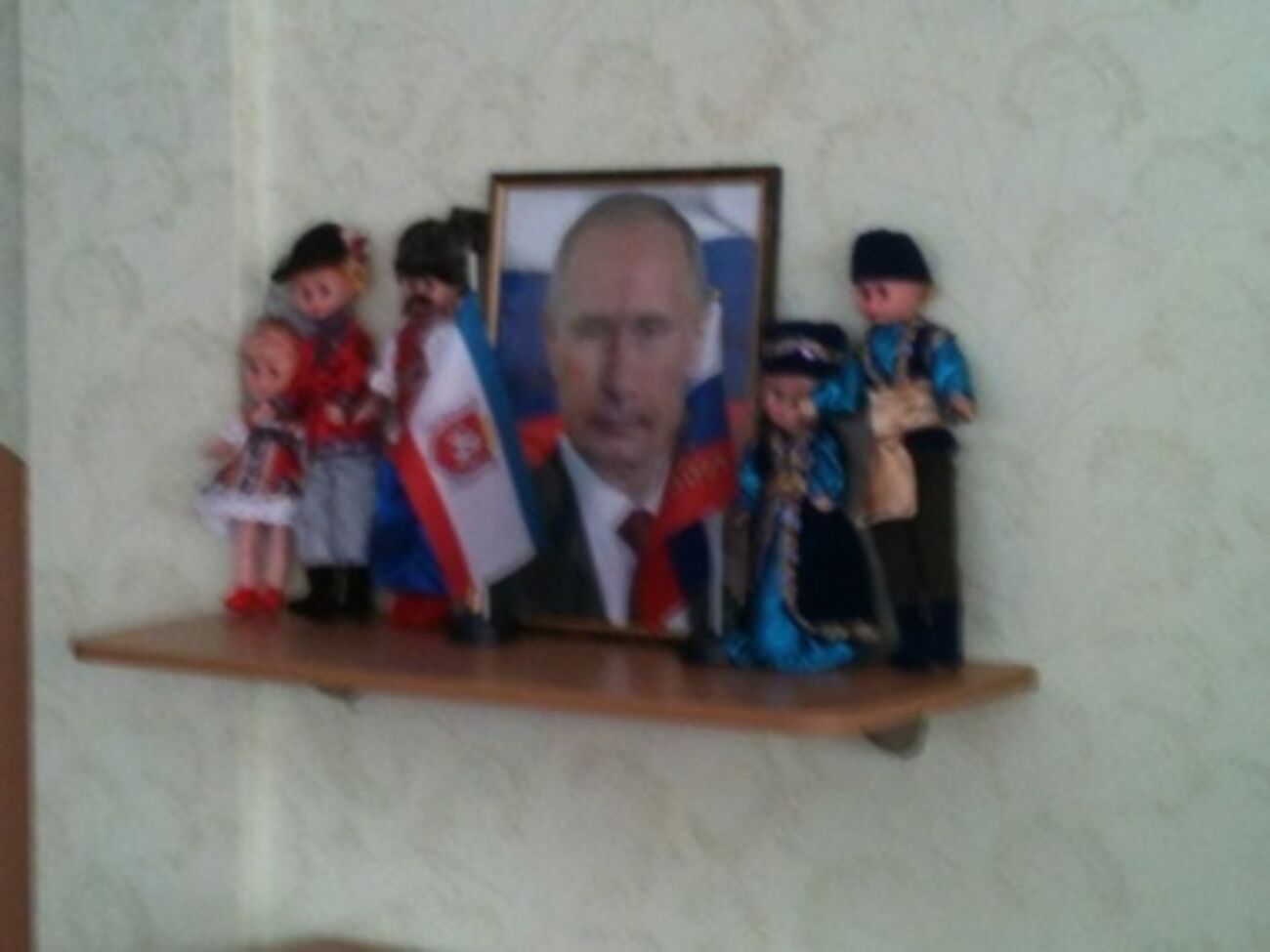 В Крыму приучают к присутствию Путина с детства