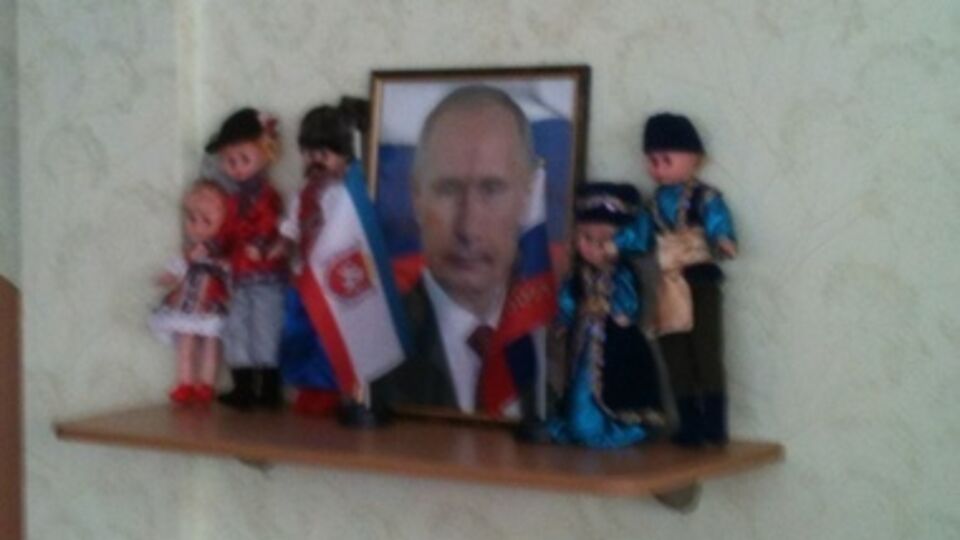 В Крыму приучают к присутствию Путина с детства