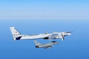 Фотография российского Ту-95, сделанная с британского Typhoon