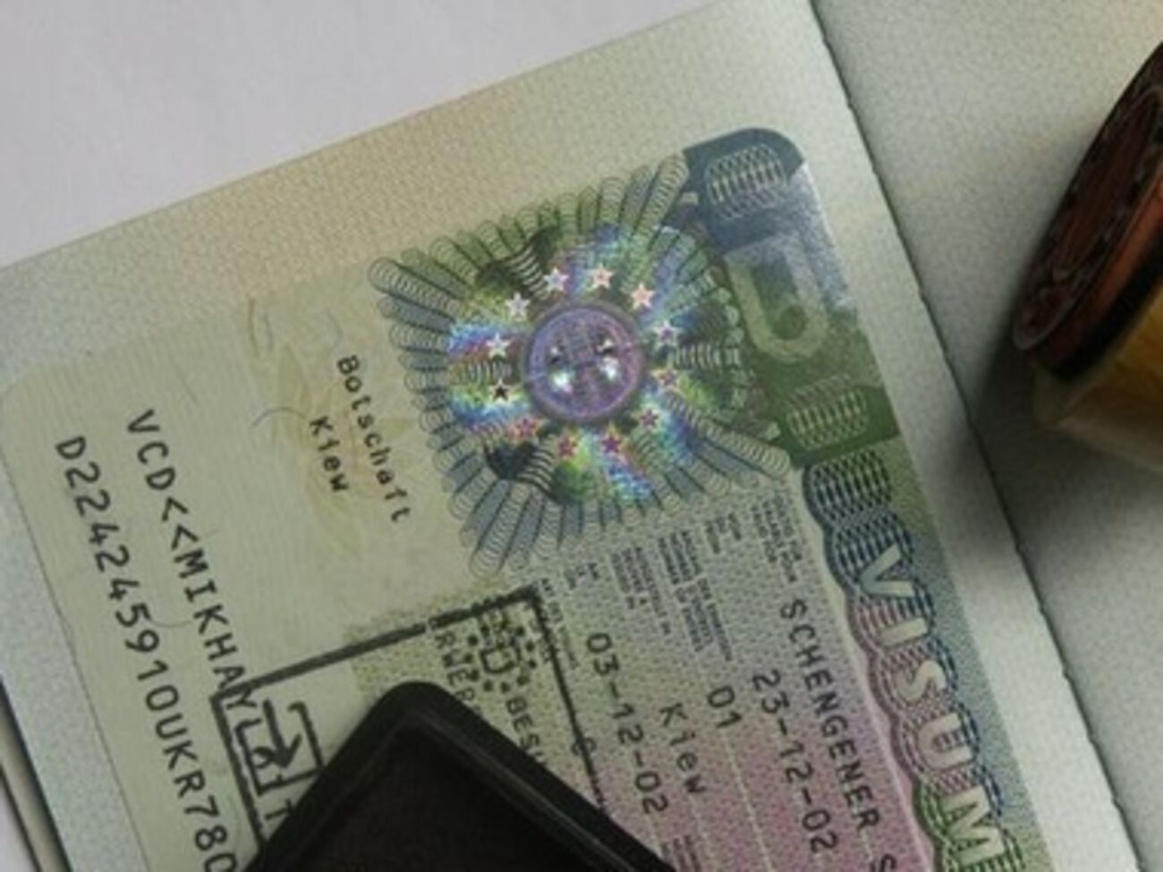 Германия отменила плату за визы для украинцев