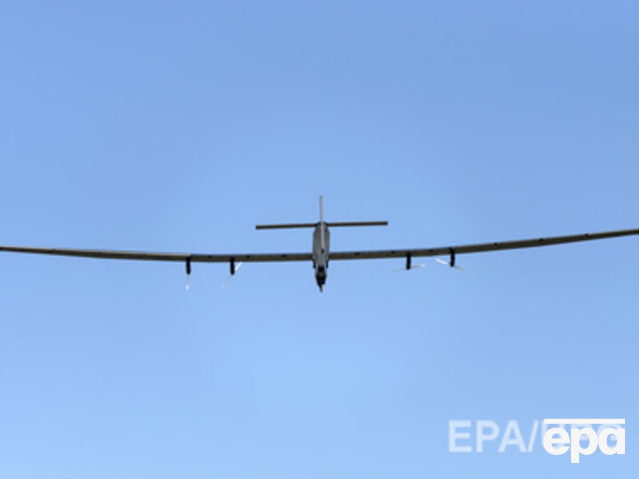 Канадские истребители прервали обучение из-за российского самолета