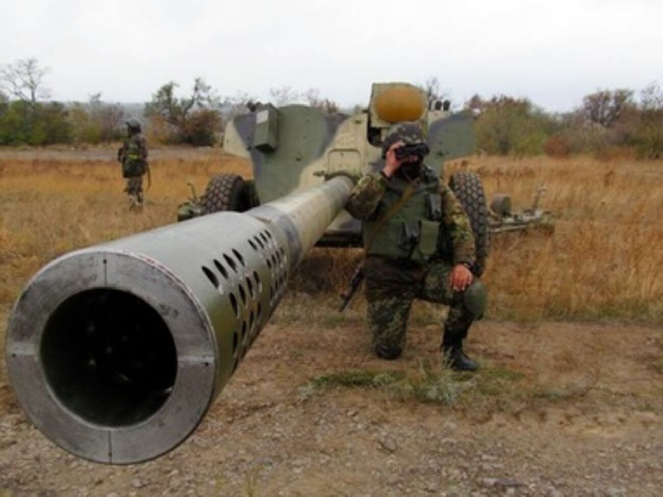 Злоумышленника задержали воины-артиллеристы