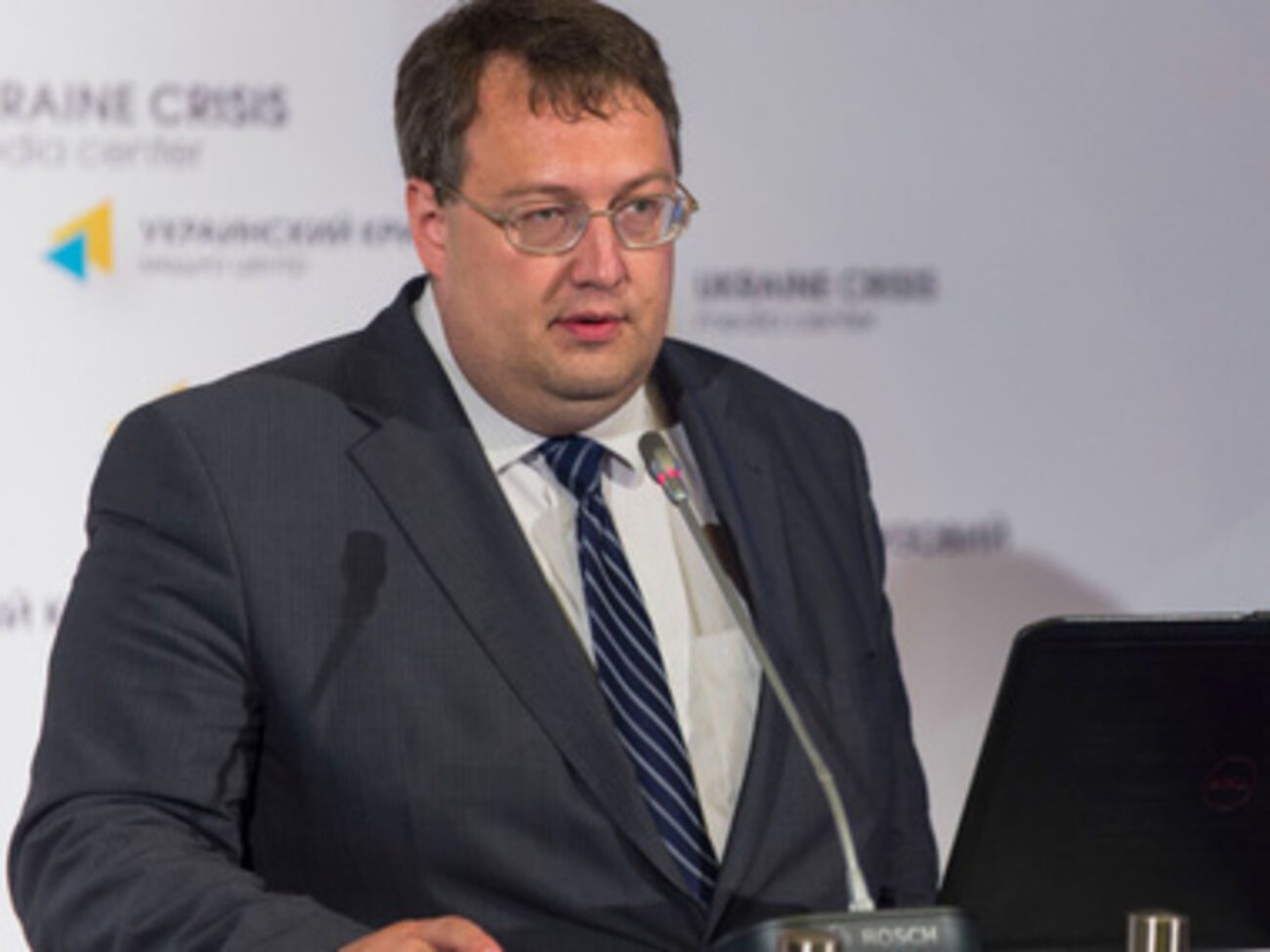 По итогам выборов открыто 415 уголовных дел, сообщил Геращенко