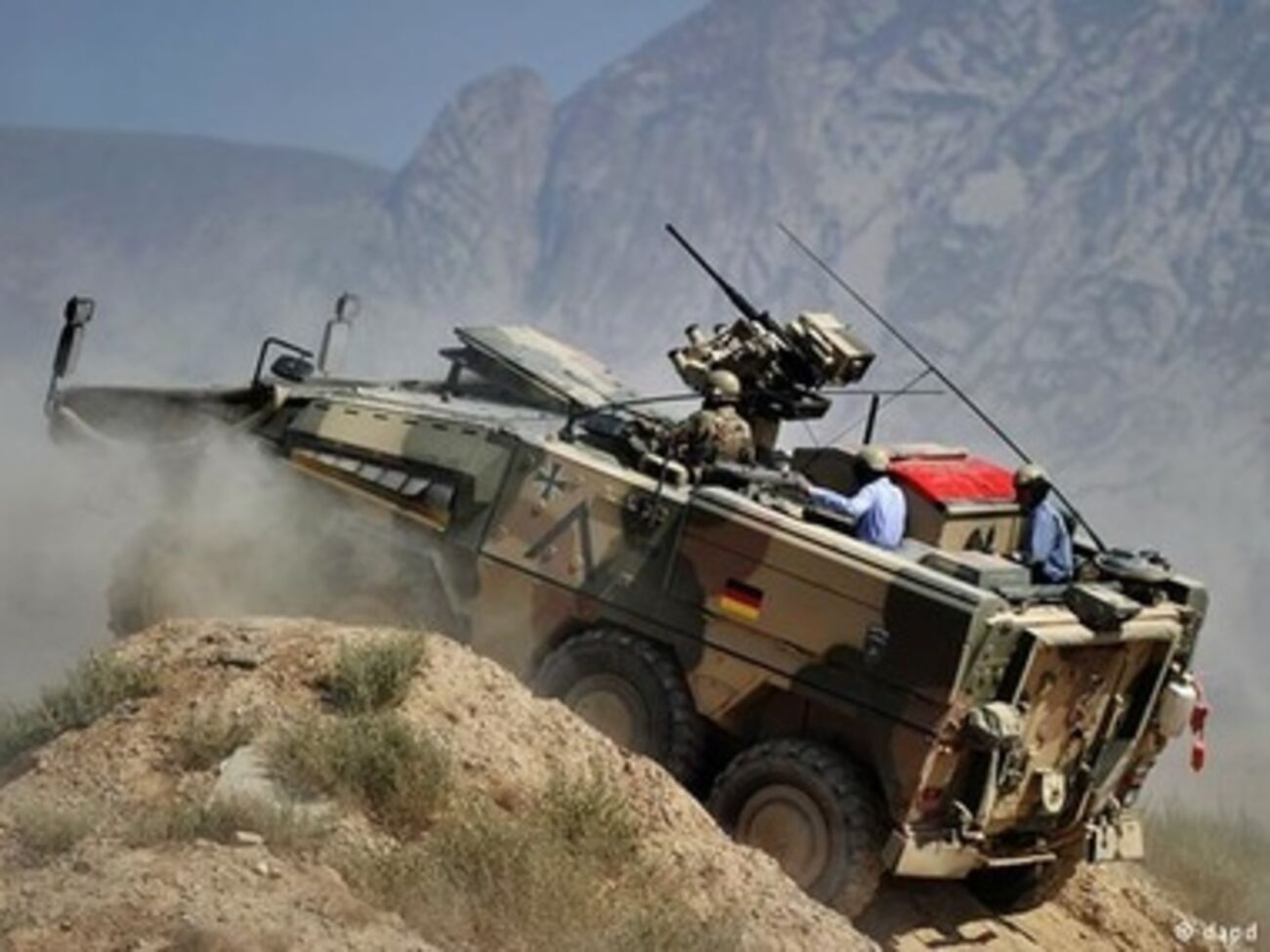 Колесный бронетранспортер Boxer немецких вооруженных сил