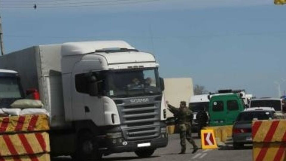 Задержанные грузовики не имели документов на перевозку товаров