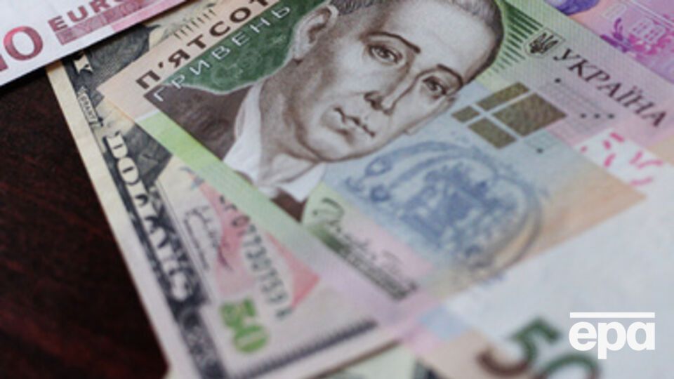 Гривна стремительно несется вниз