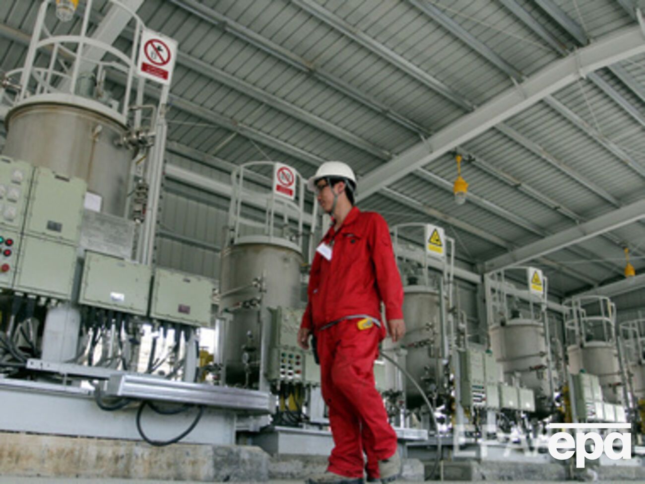 Нефть продолжает дешеветь