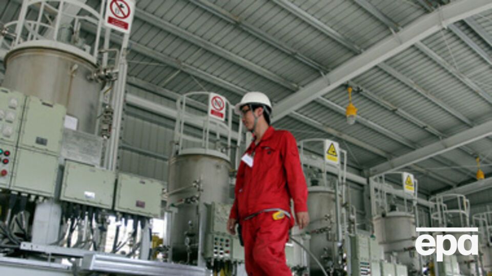 Нефть продолжает дешеветь