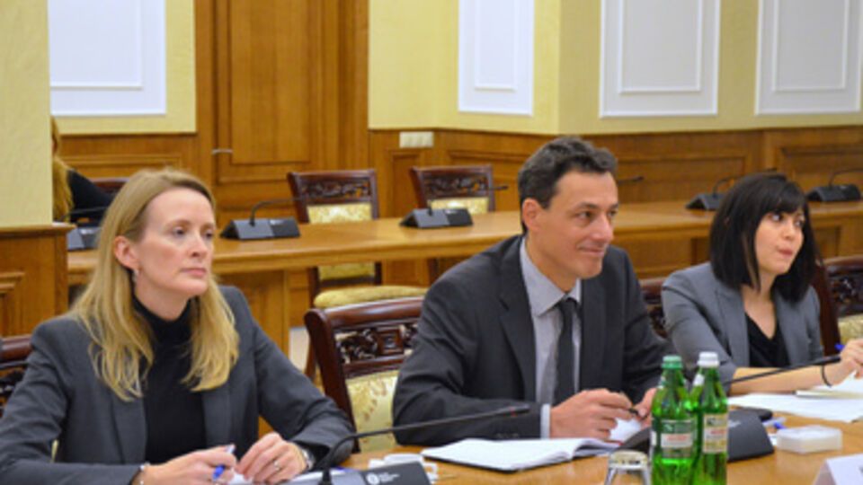 Эмерик Роже будет выяснять, стоит ли судить Януковича в Гааге