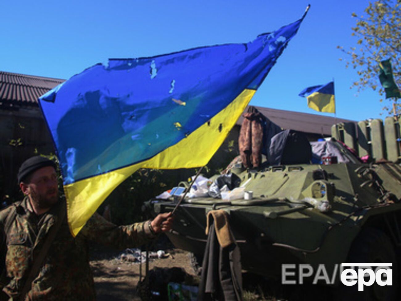 Украинских военнослужащих продолжают освобождать из плена