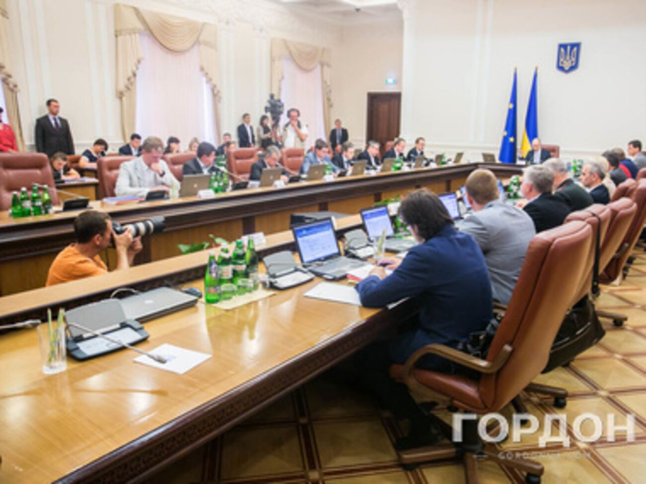 Яценюк поручил провести ряд встреч с миссией МВФ