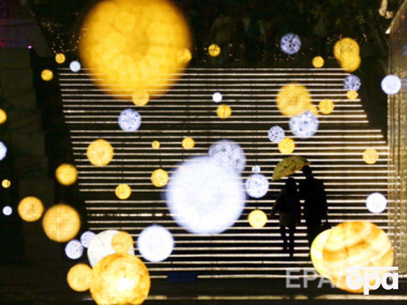 Кабмин утвердил официальные новогодние каникулы