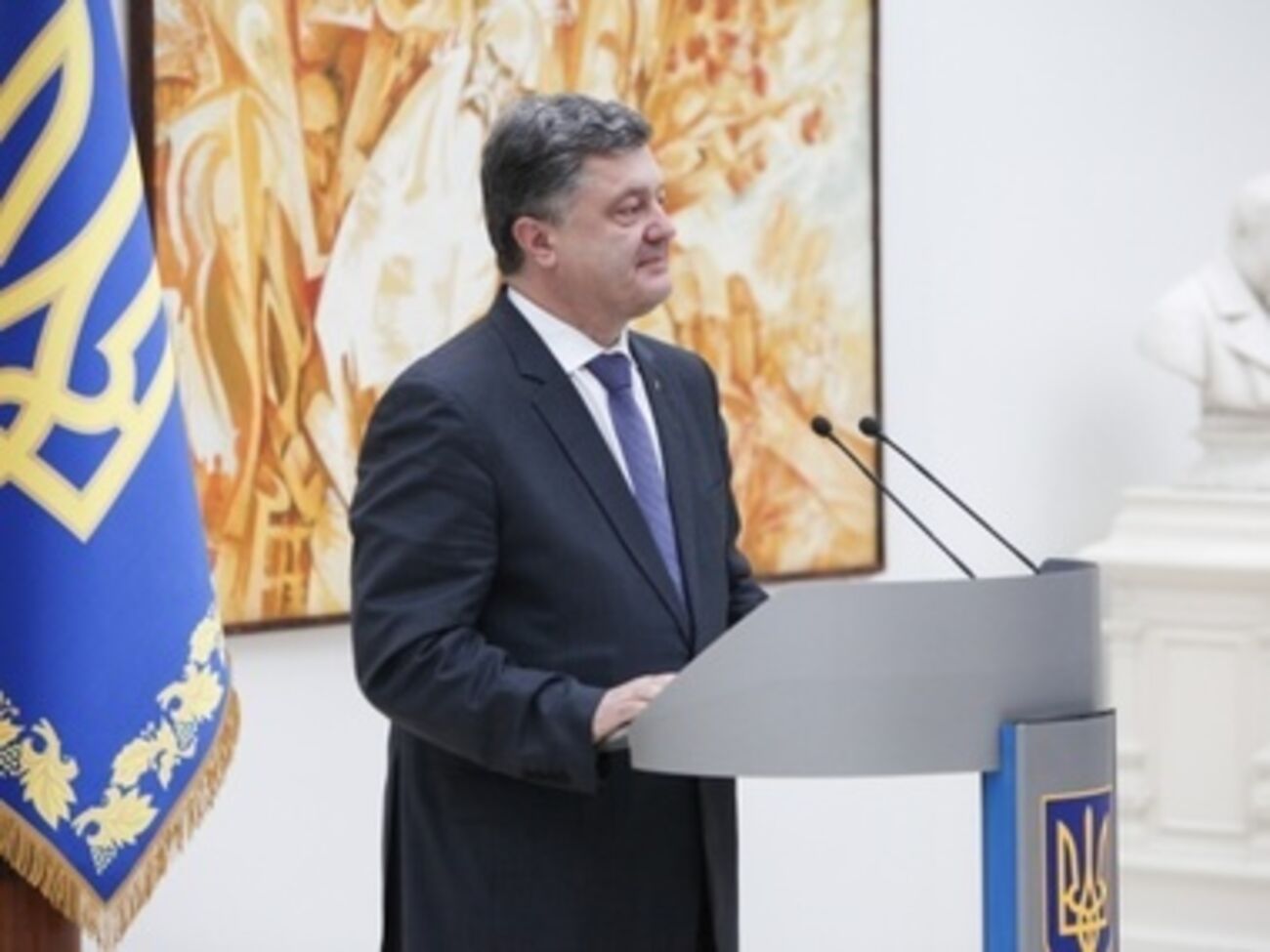 Порошенко потребовал судить заочно виновников расстрелов на Майдане