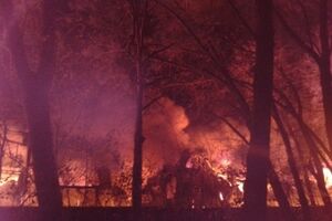 Возле метро "Шулявская" начался сильный пожар