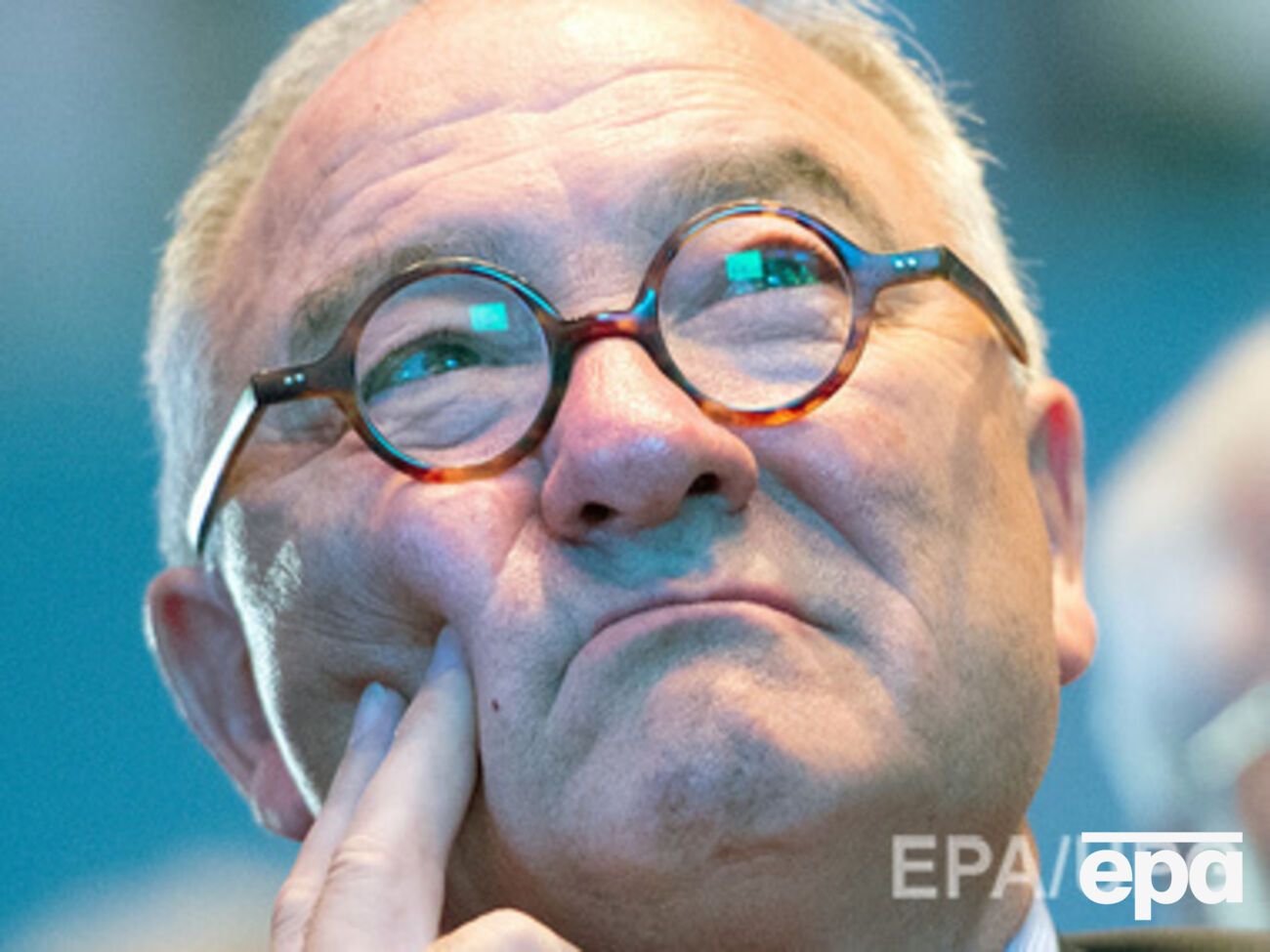 Первооткрыватель кометы Клим Чурюмов наблюдает за посадкой зонда