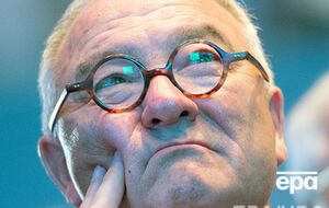 Первооткрыватель кометы Клим Чурюмов наблюдает за посадкой зонда