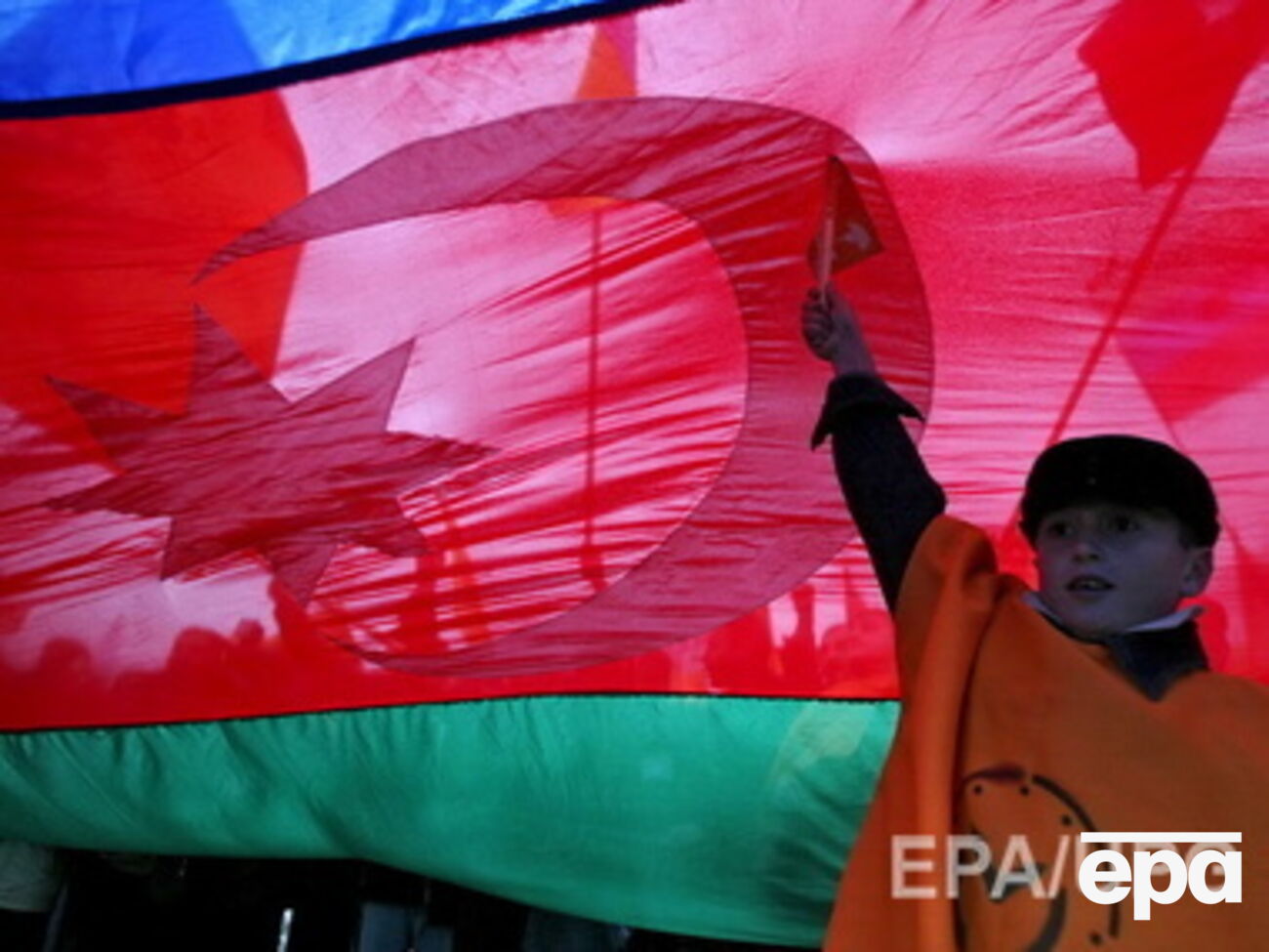 Азербайджан закрыл воздушное пространство после инцидента с армянским вертолетом