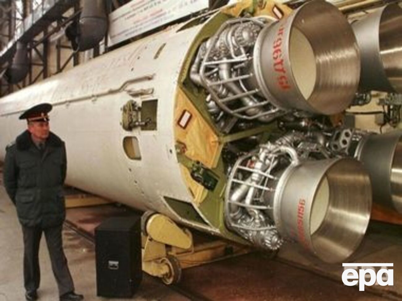 Украина прекратила поставки товаров военного назначения в Россию
