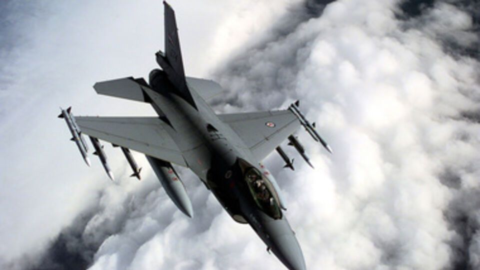По данным Нидерландов, на перехват российского самолета вылетели два истребителя F-16