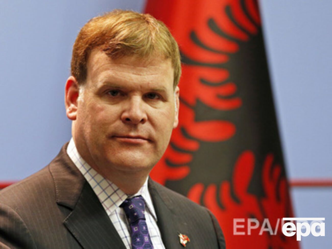 Бэрд заявил, что Канада продолжит давление на Россию