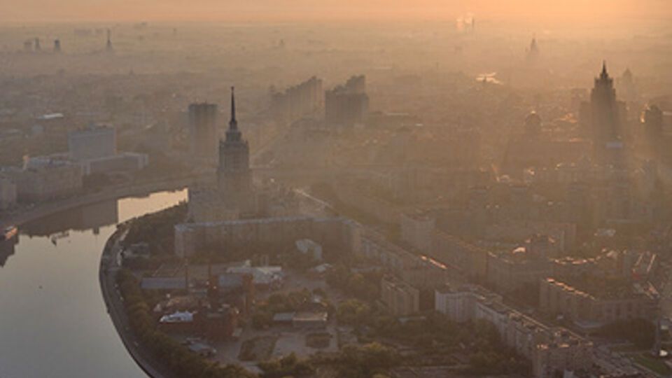 После сероводорода москвичи теперь нюхают запах гари