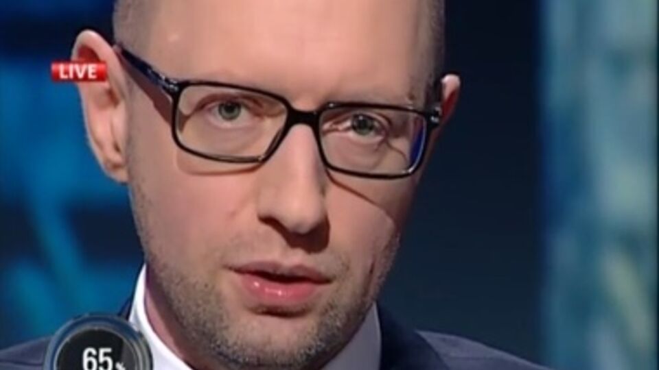 Арсений Яценюк: Некоторые говорят: давайте отключим газ и электроэнергию. Не по-человечески. Там наши люди