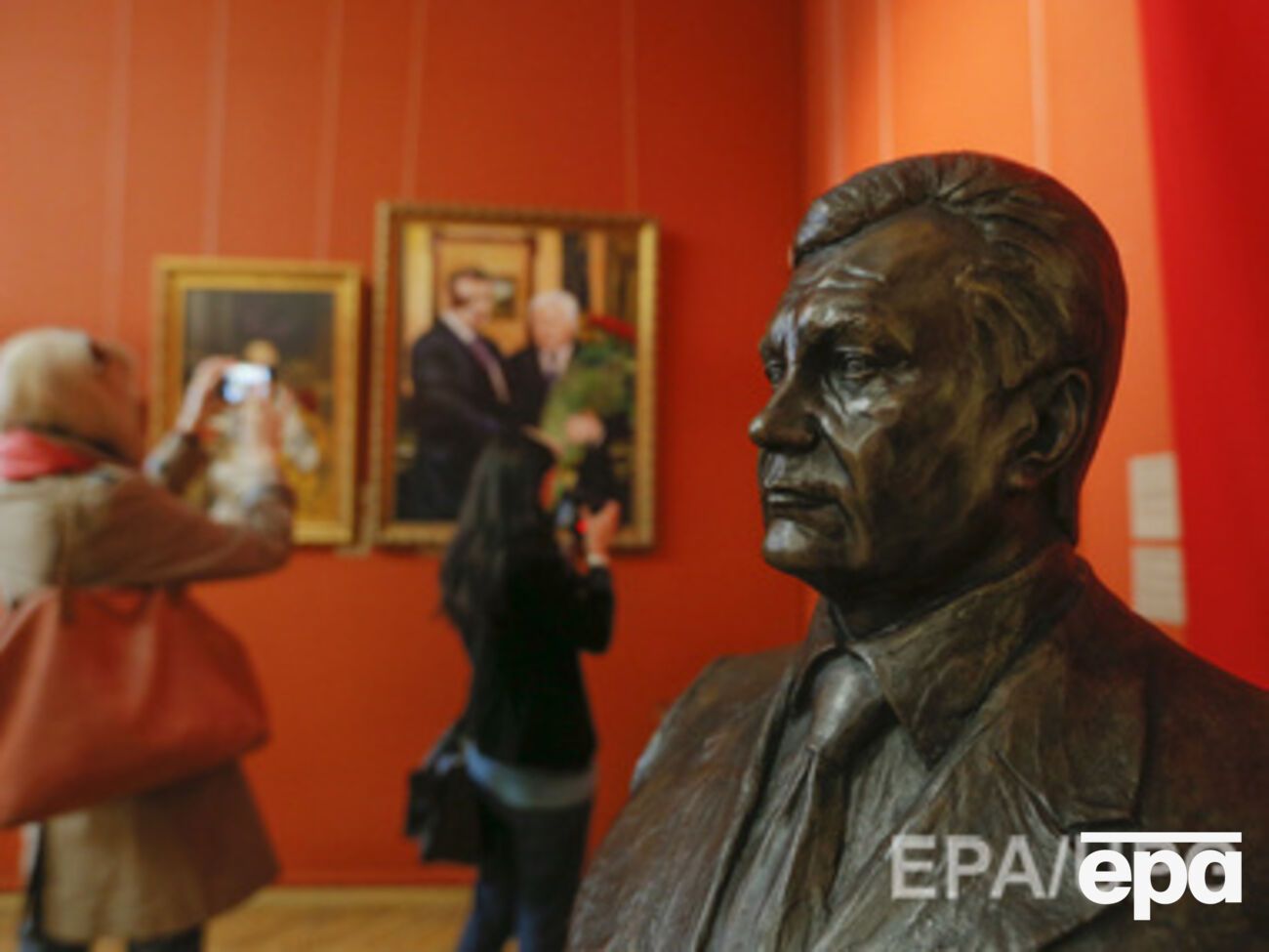 Прокуратура арестовала активы Януковича