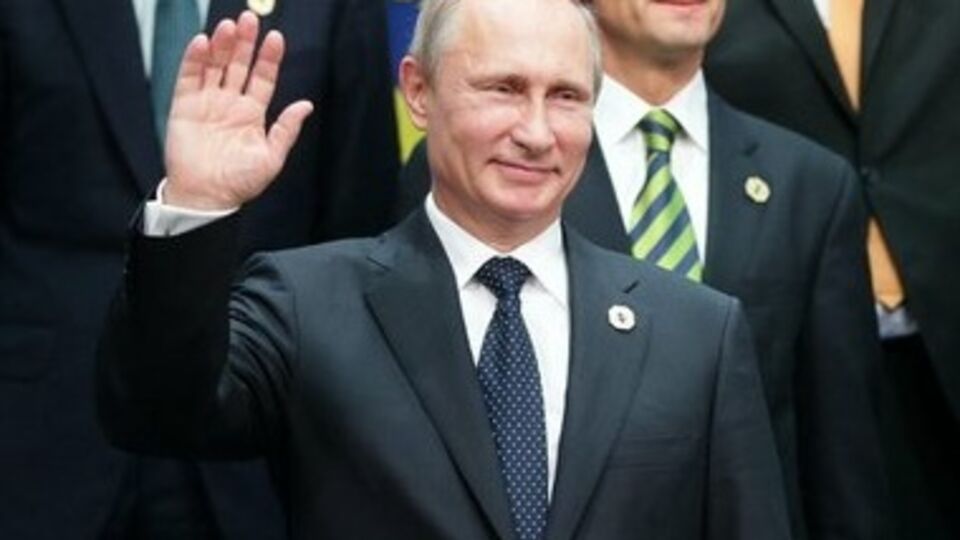 Владимир Путин: Европа и США хотят завалить наши банки? Но тогда они завалят Украину. У них что, что-то отключилось в мозгу?