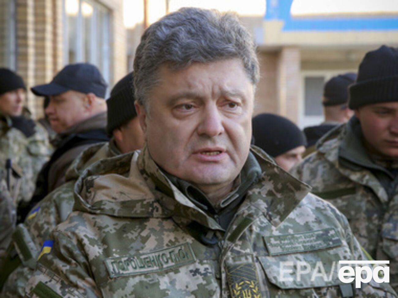 Контроль за выполнением решения указом Порошенко возложен на секретаря СНБО и вступает в силу со дня его опубликования, то есть 15 ноября