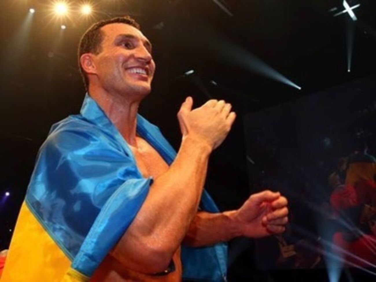 Владимир Кличко: Я посвящаю эту победу тем, кто сегодня воюет и борется за независимость Украины!