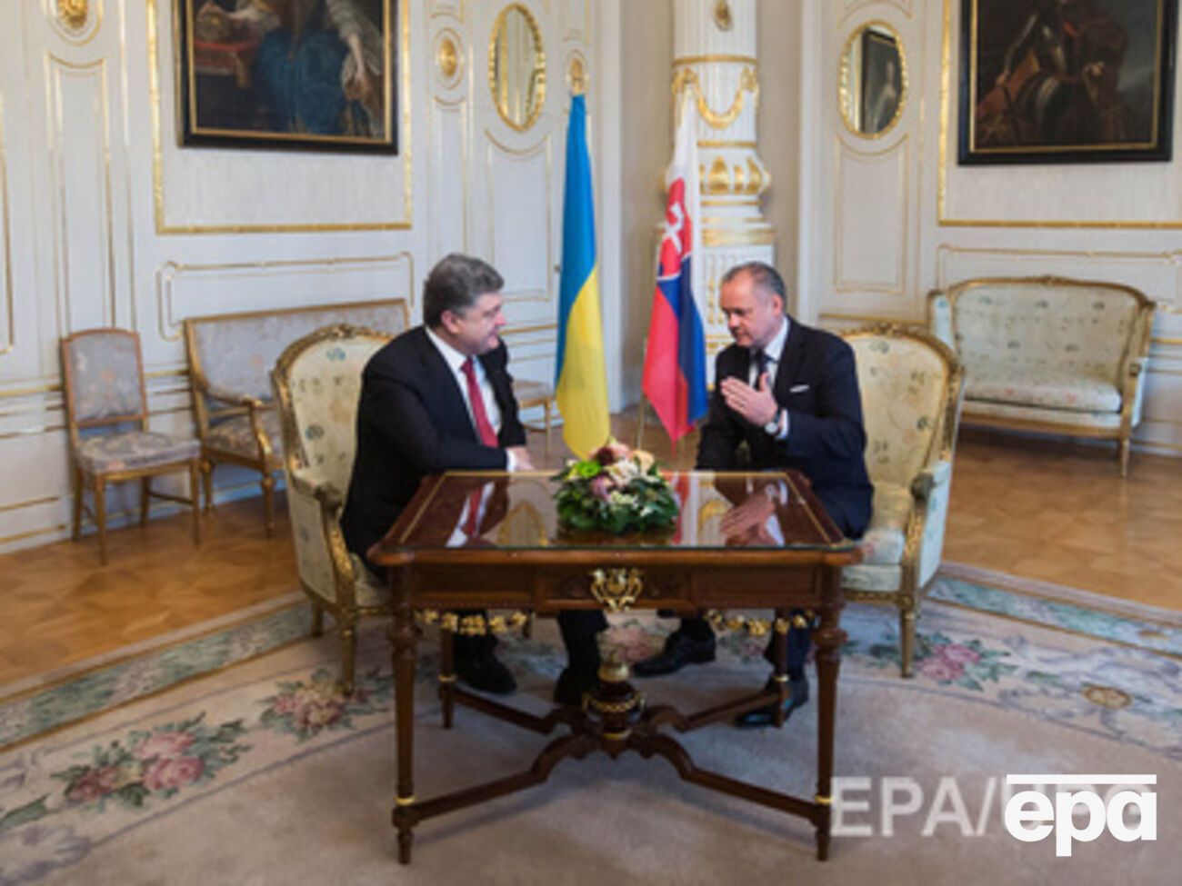 Президент Порошенко находится с официальным визитом в Словакии