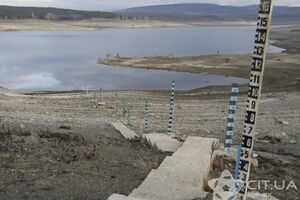 Скоро по дну Симферопольского водохранилища можно будет гулять
