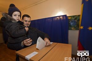 Голоса румынских избирателей разделились практически поровну