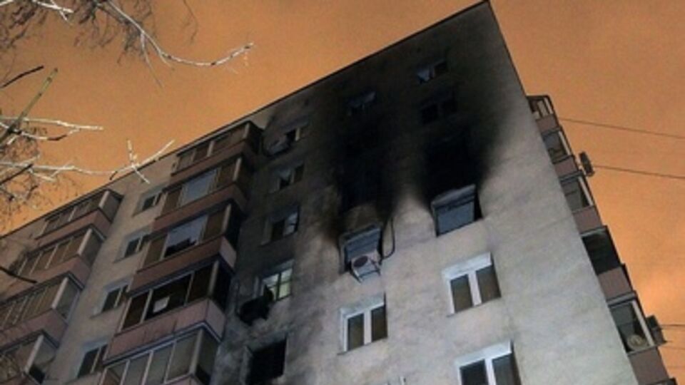 В результате серии взрывов и пожаров пострадали 18 квартир в 13 домах