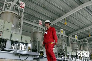 Нефть продолжает падать