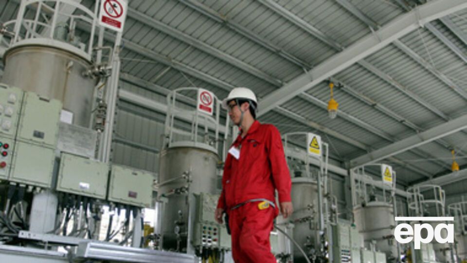 Нефть продолжает падать