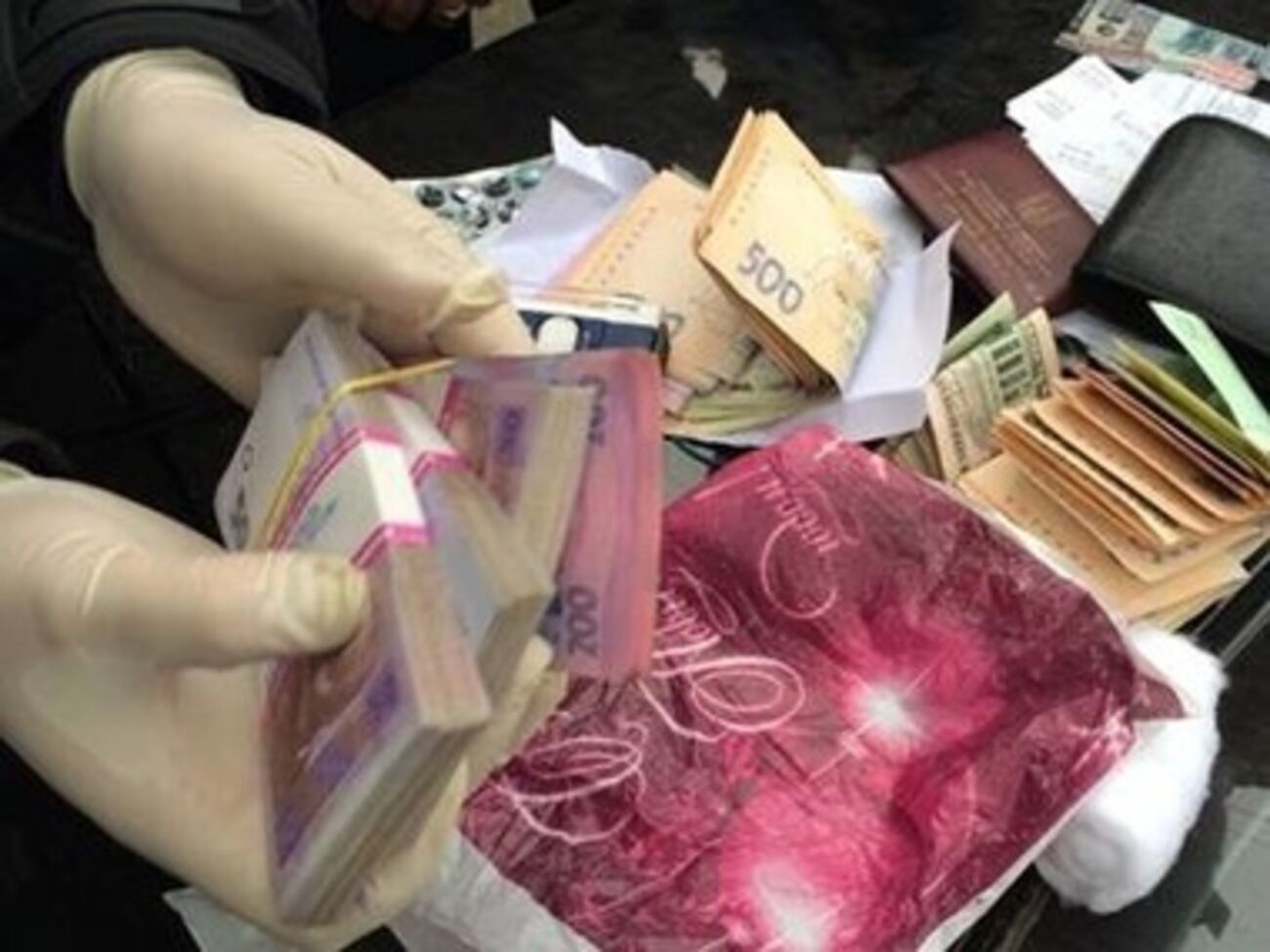 Коррупционеров поймали на горячем