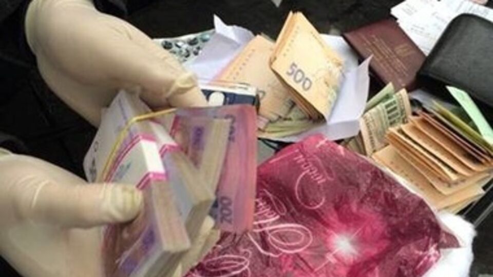 Коррупционеров поймали на горячем