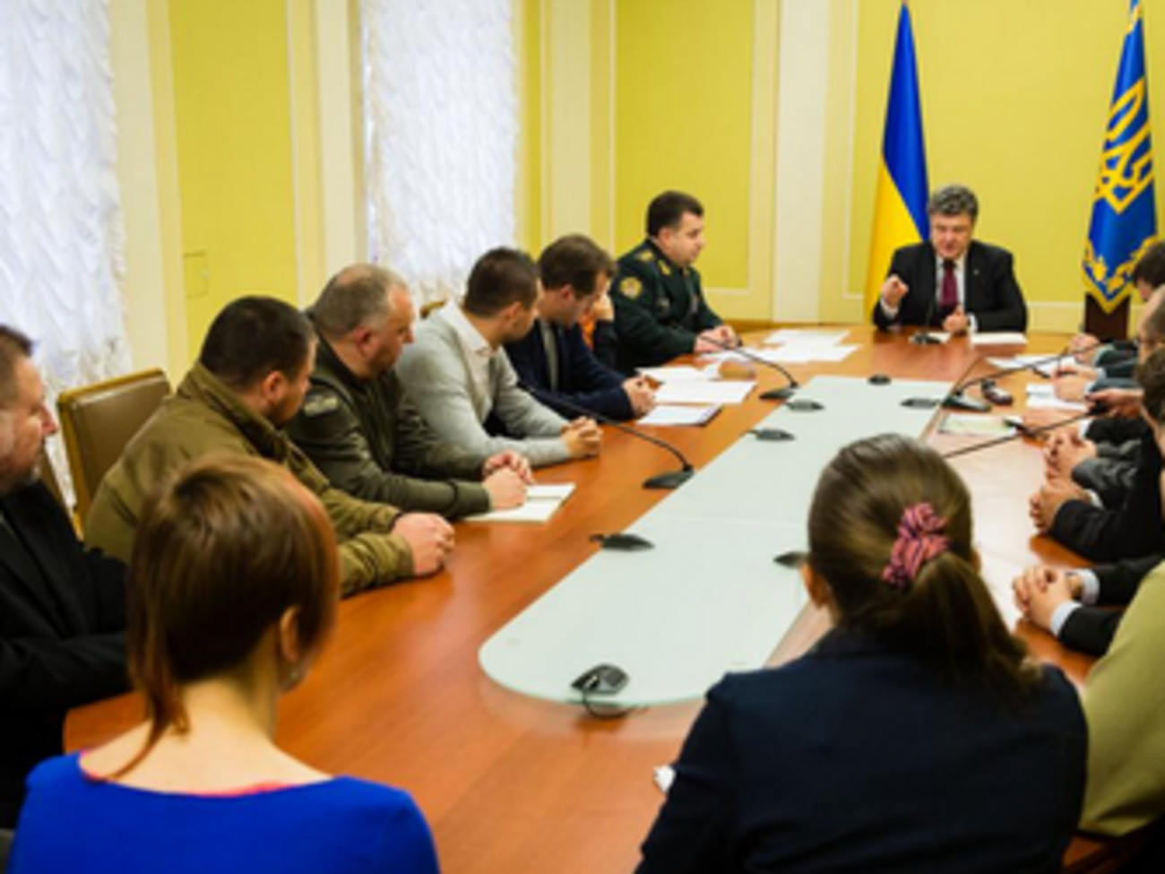 Порошенко:&nbsp;Совет волонтеров сделал работу Минобороны более открытой и эффективной
